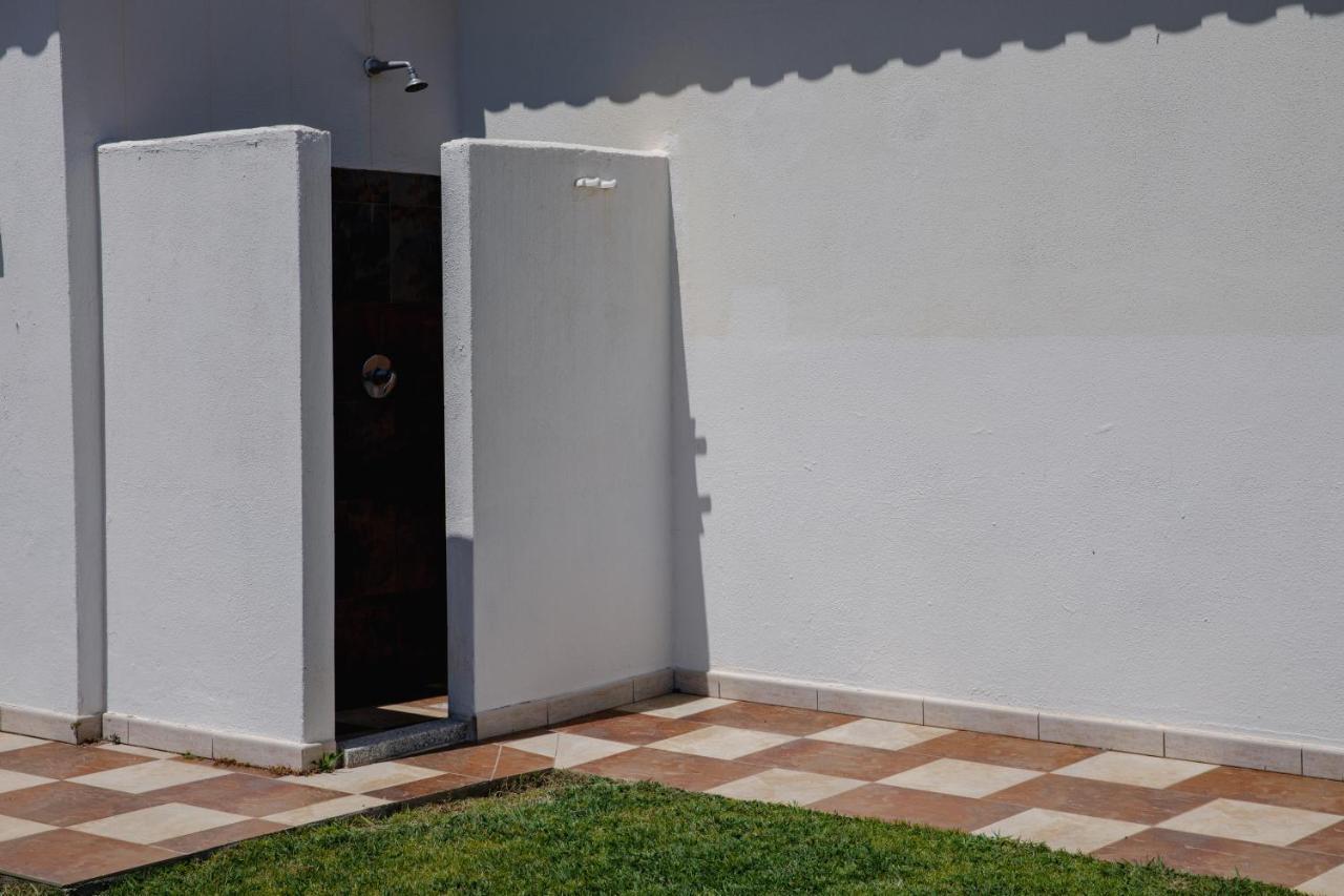 Villa Le Residenze Di Baia Sant'Anna Tanaunella Exterior foto